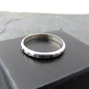 Sterling Silver Ring with Arrow Hammered Band - Handcrafted Artisan Jewelry NWT